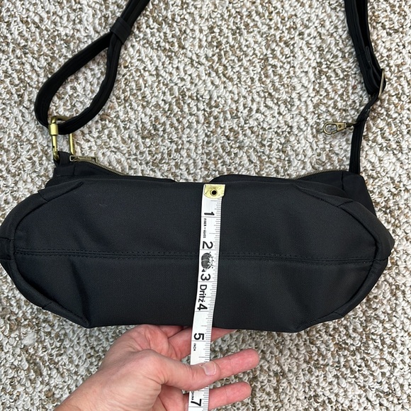 Travelon Black Women's Shoulder Bag - Picture 14 of 16